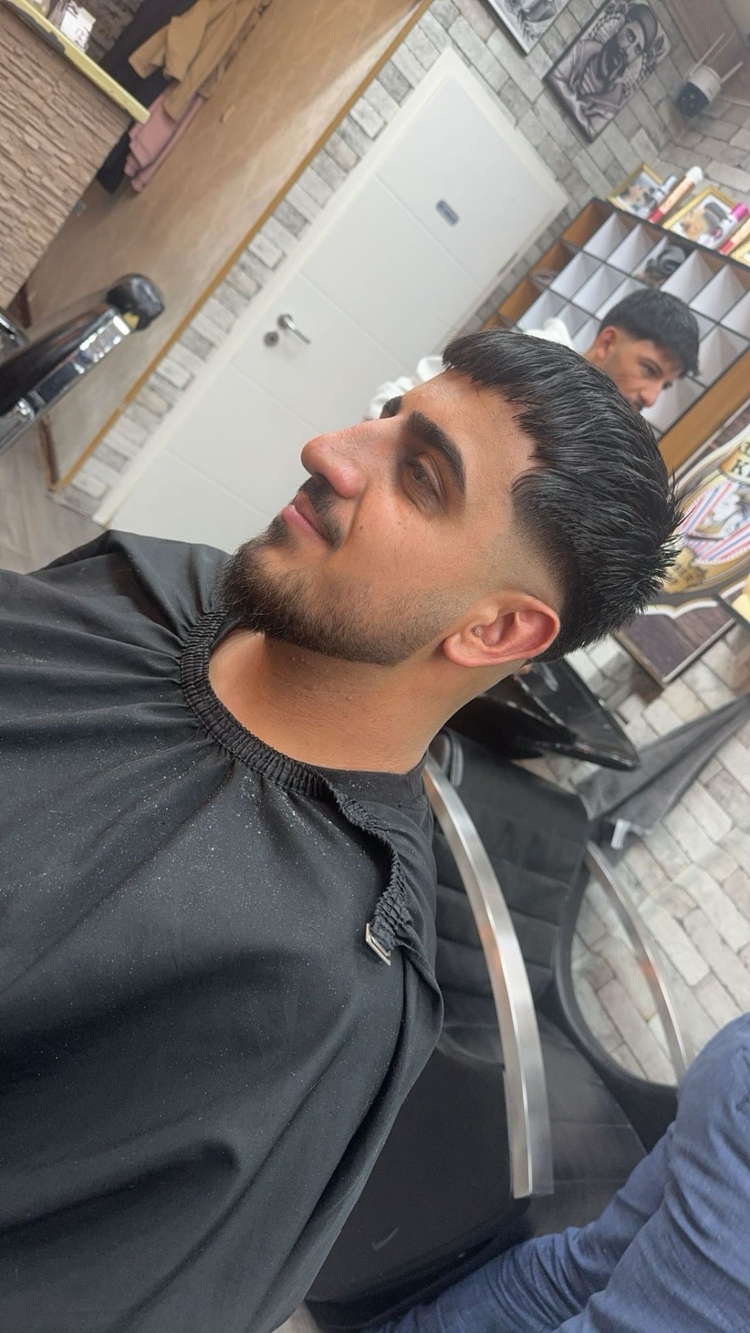 Oscar Barbershop haircut 6