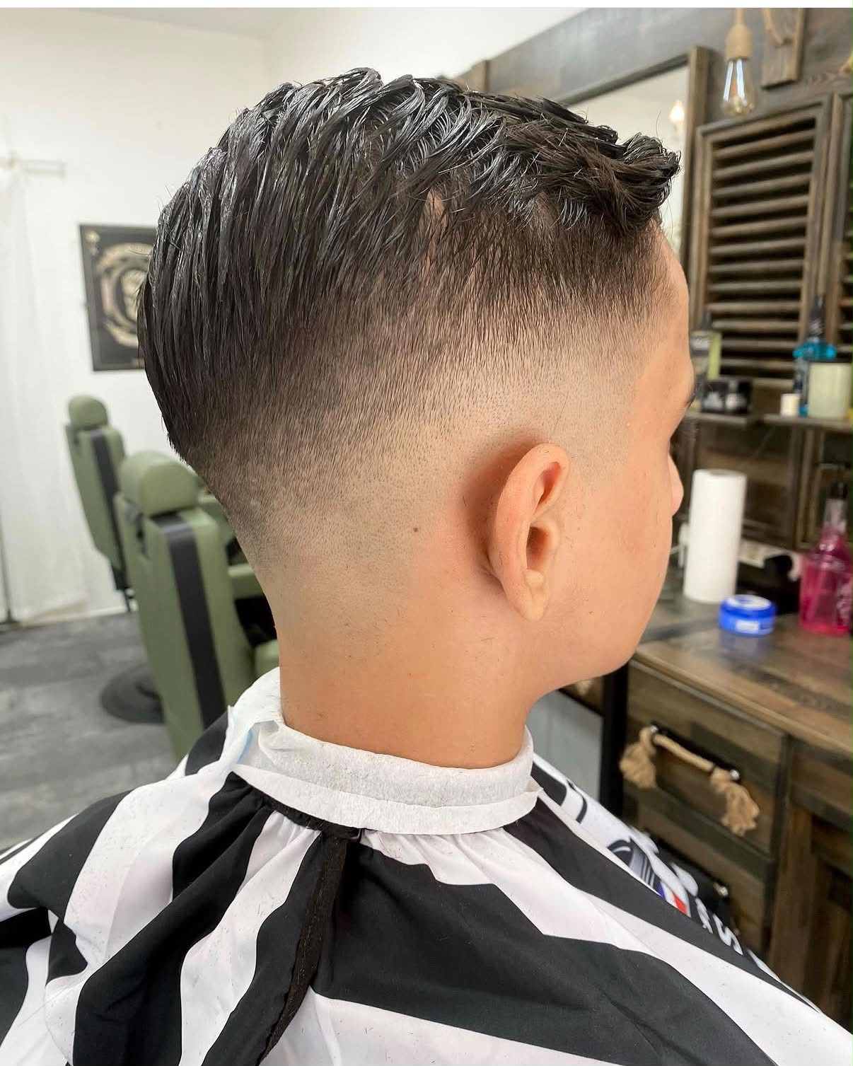 Oscar Barbershop haircut 10