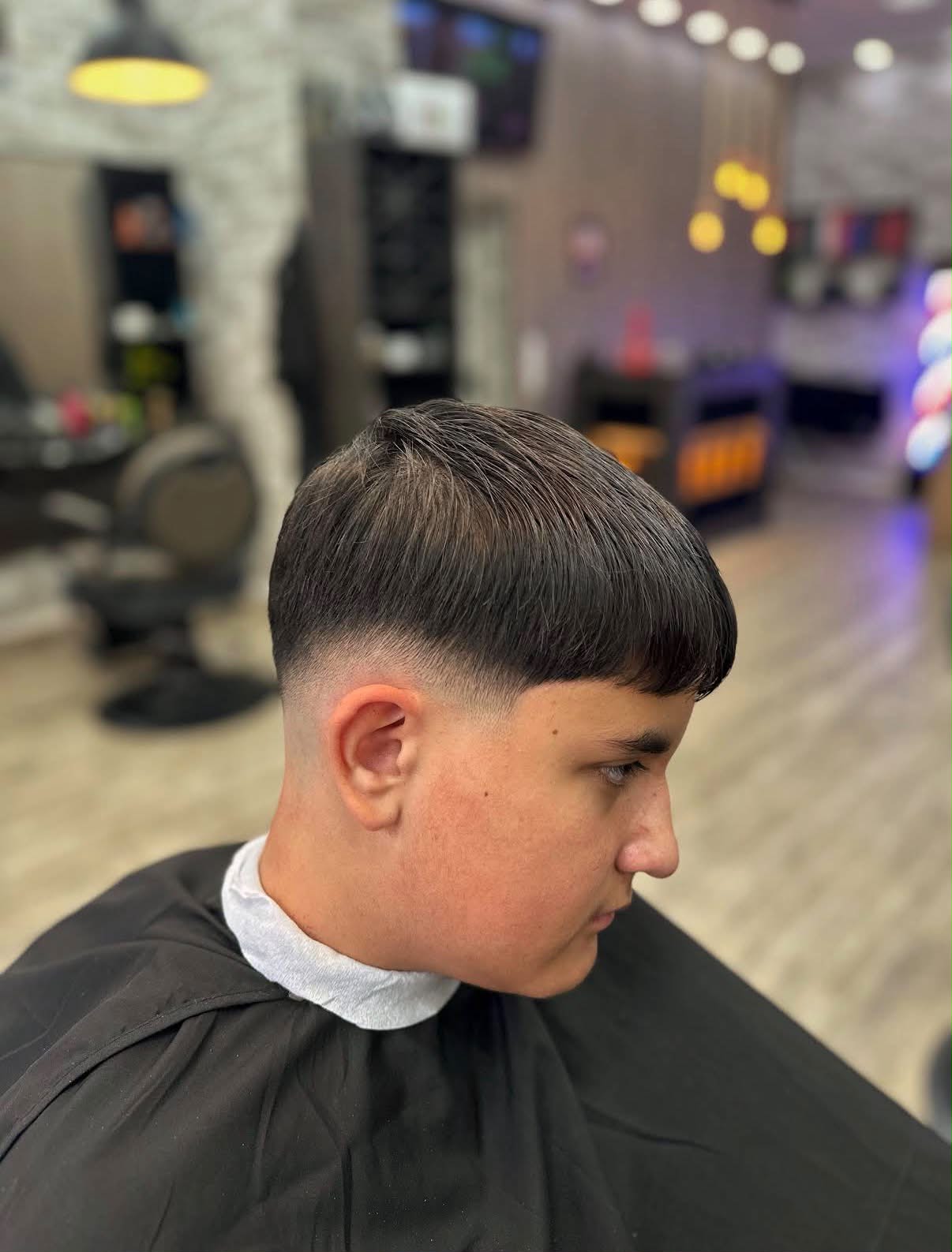 Oscar Barbershop haircut 14