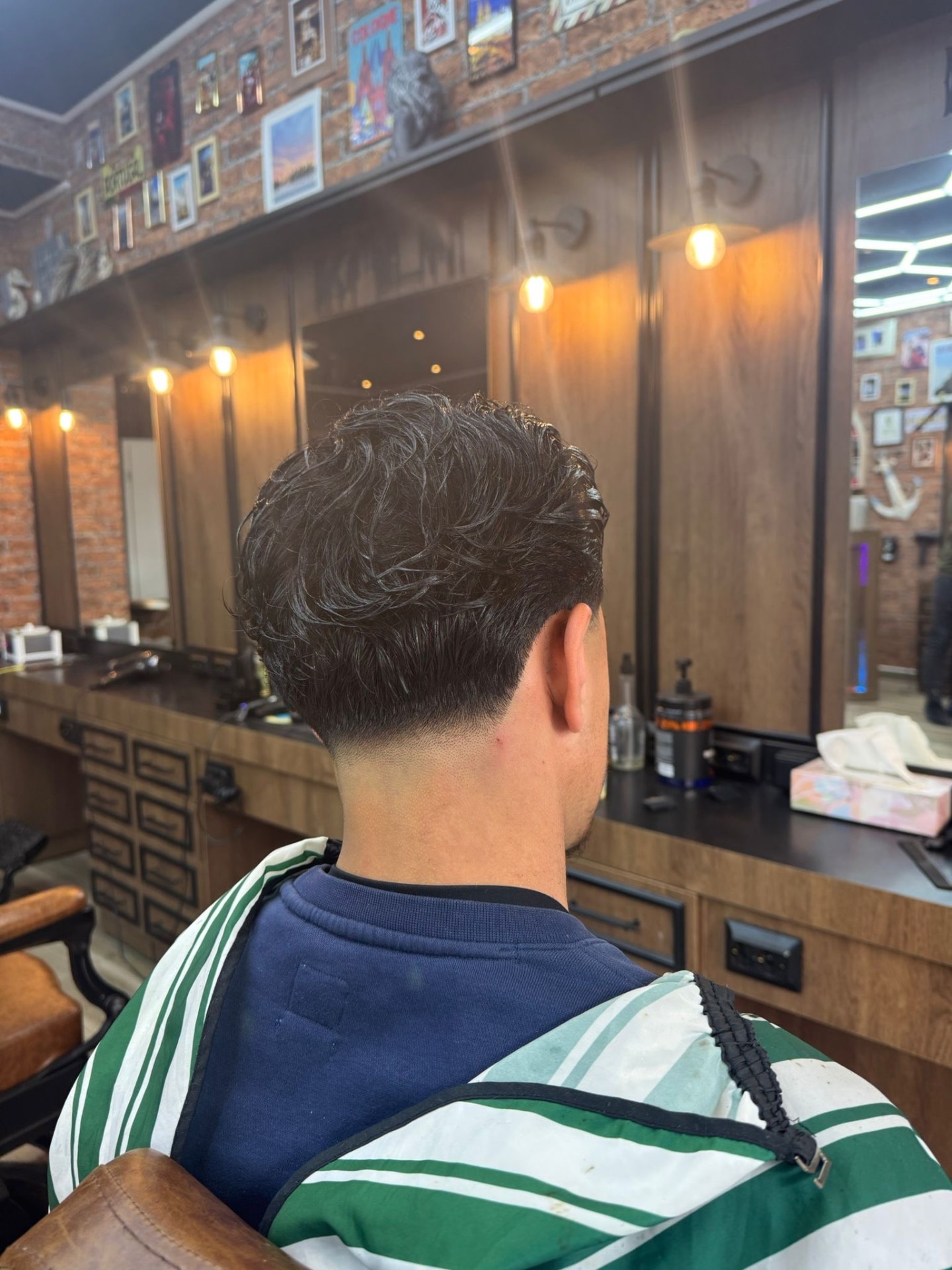 Oscar Barbershop haircut 4
