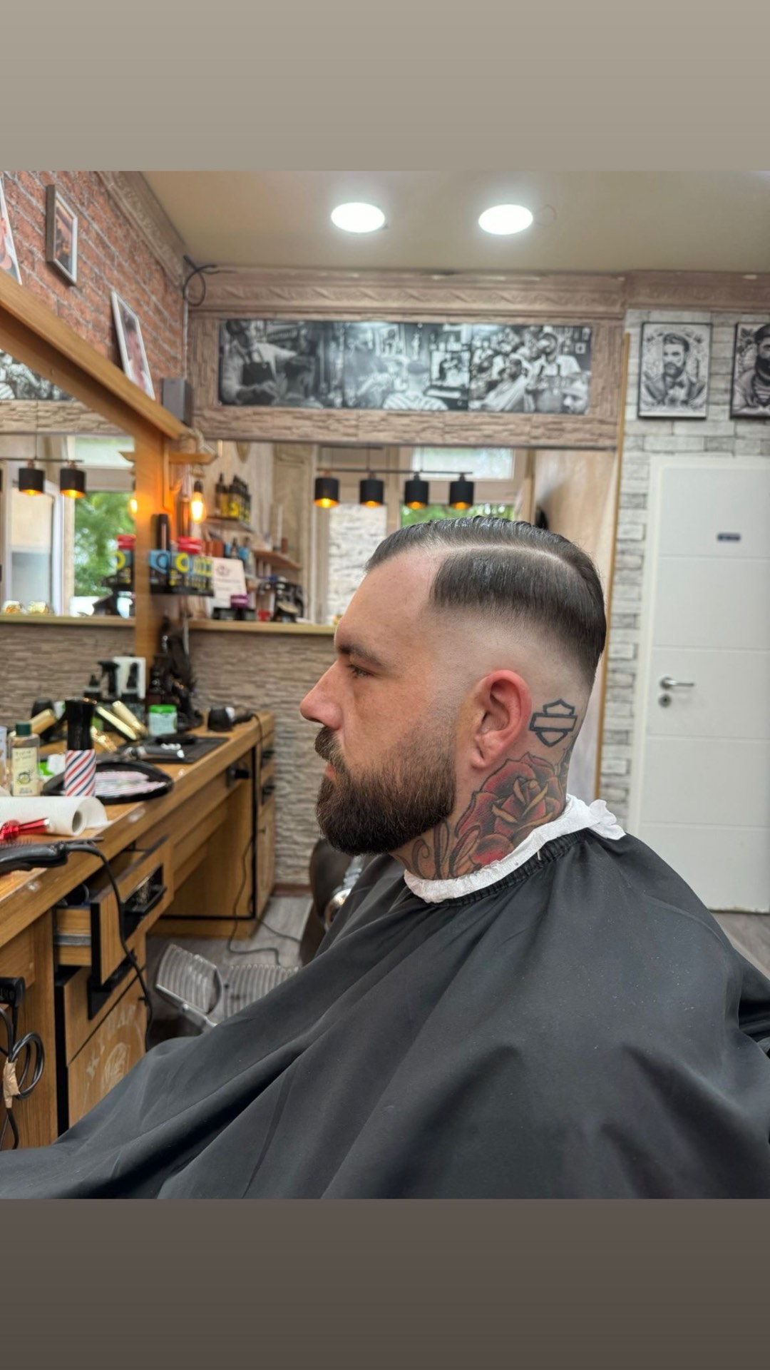 Oscar Barbershop haircut 1